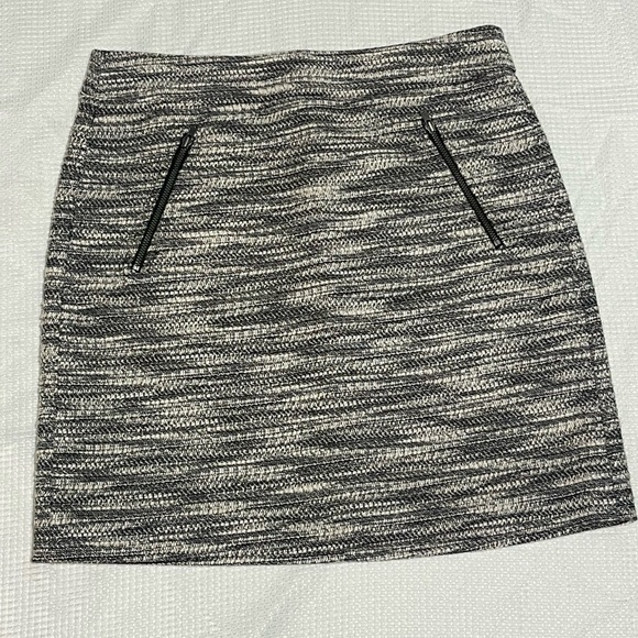 LOFT Dresses & Skirts - Ann Taylor LOFT Skirt Women’s Size 0 NWOT